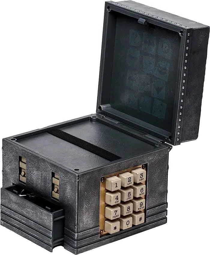 DC Direct The Batman Life Size Prop Replica - Riddler Puzzle Box (Detective Mode Variant) 6 DC Direct The Batman Life Size Prop Replica - Riddler Puzzle Box (Detective Mode Variant) - Image 4